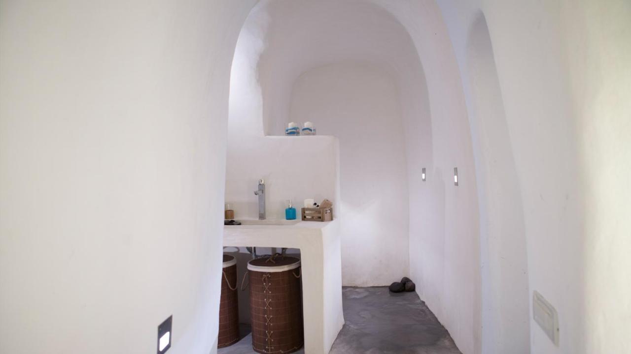 Oia, Finikia Cave House Villa Exterior photo